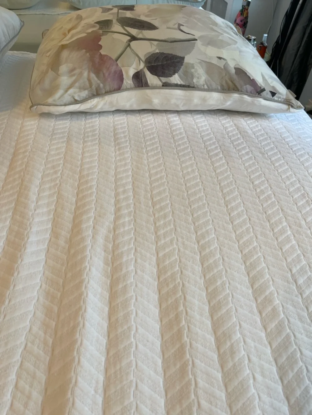 Ted Baker London Bouquet 3 Piece Set Queen Comforter and Coordinate Shams